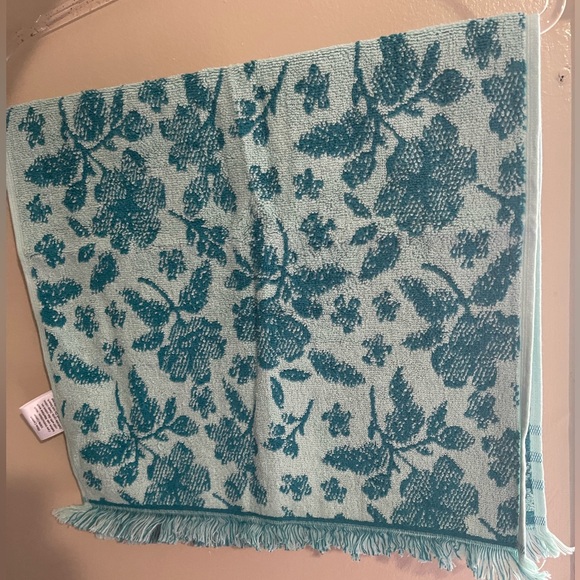 Set of (2) Pioneer Woman Teal Hand towels - Picture 2 of 3